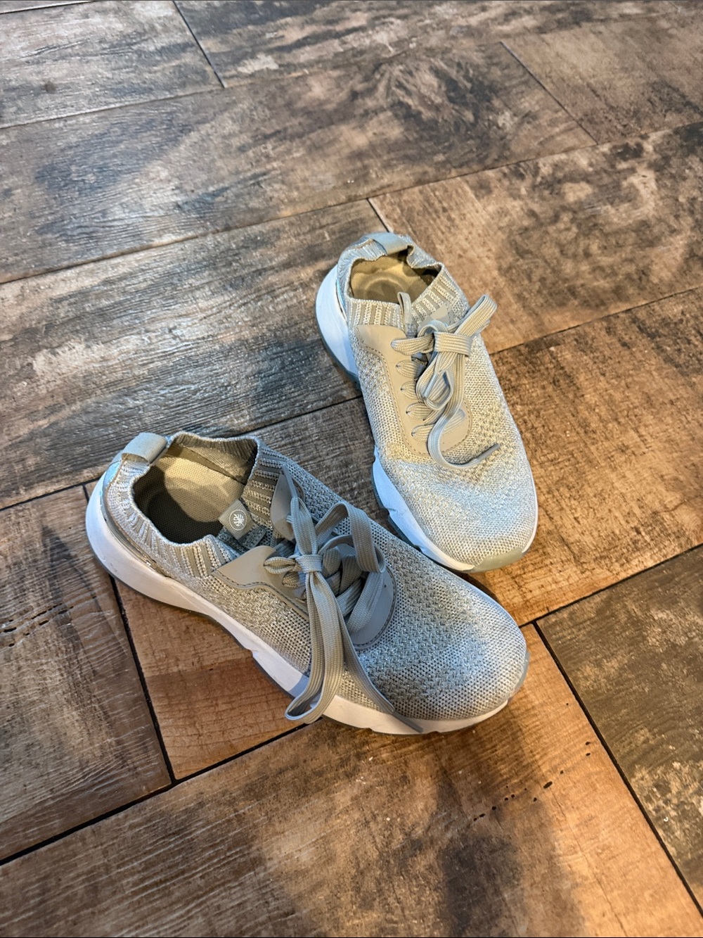 Women Knit Athletic Sneakers in Light Gray